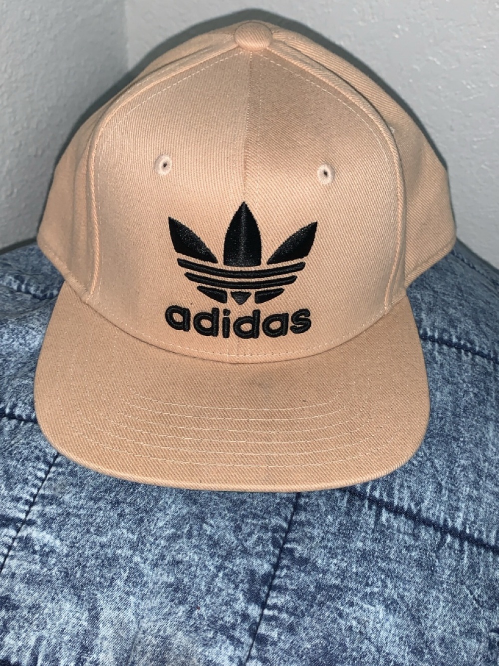 Brand new never worn adidas Beige Snapback Hat with Black Trefoil